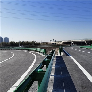 波形鋼護(hù)欄 