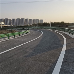 波形鋼護(hù)欄 